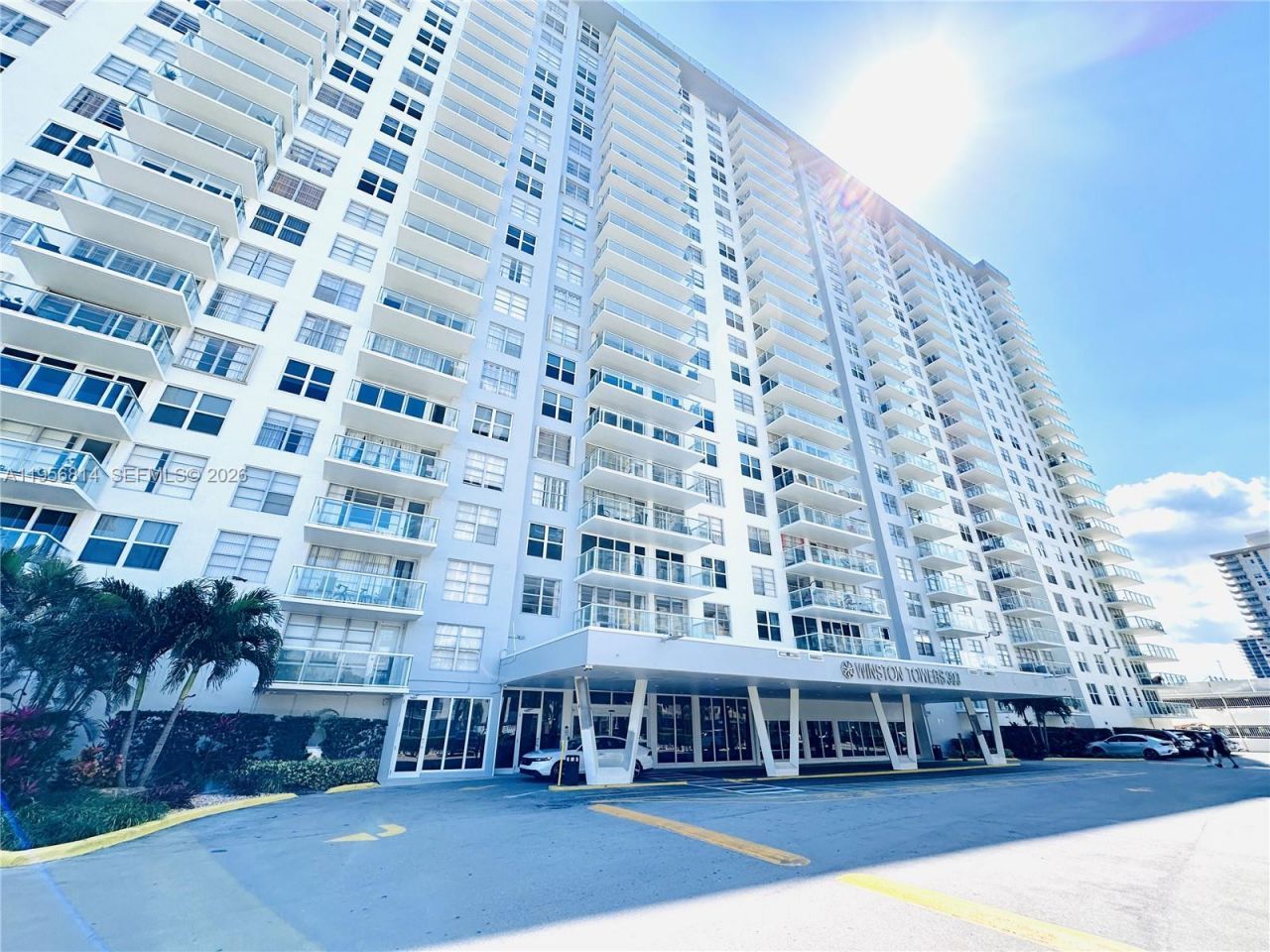 230 174th St, Unit 410, Sunny Isles Beach, FL 33160 Photo