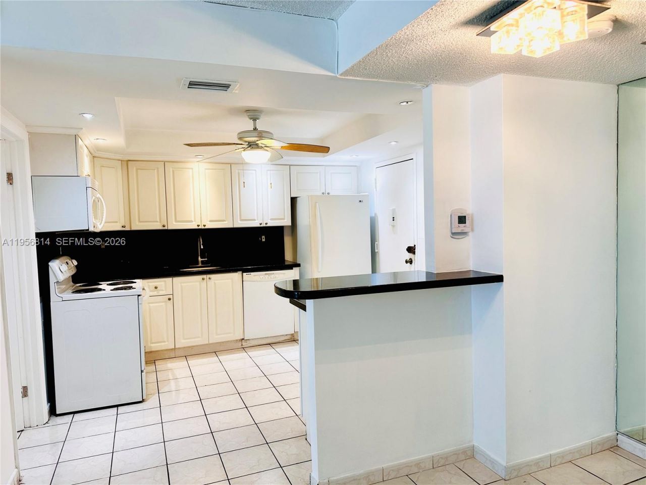 230 174th St, Unit 410, Sunny Isles Beach, FL 33160 Photo
