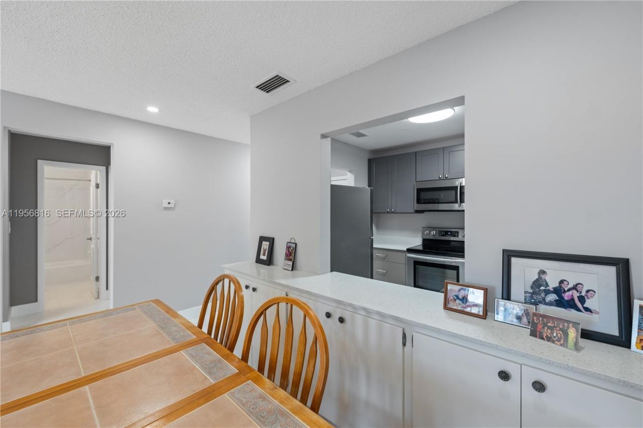 4110 NW 88th Ave, Unit 205, Coral Springs, FL 33065 Photo