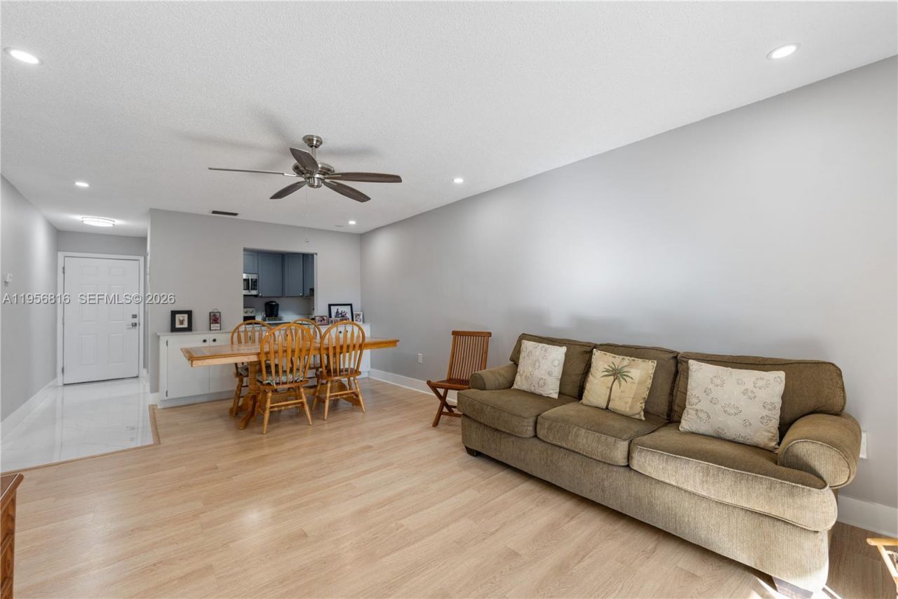 4110 NW 88th Ave, Unit 205, Coral Springs, FL 33065 Photo