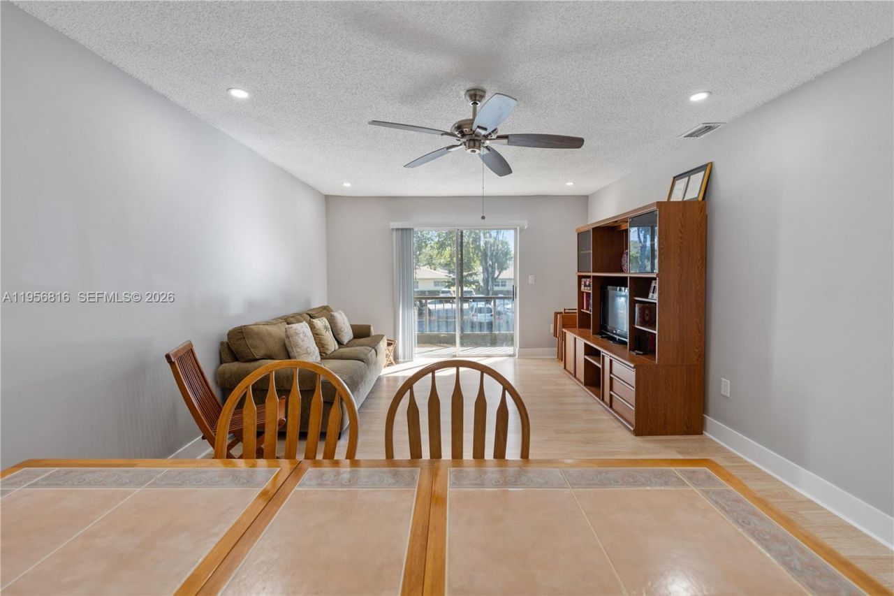 4110 NW 88th Ave, Unit 205, Coral Springs, FL 33065 Photo