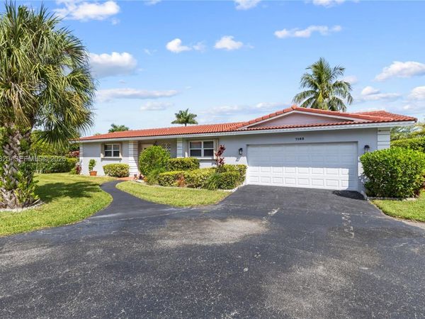 7185 E Tropical Way, Plantation, FL 33317