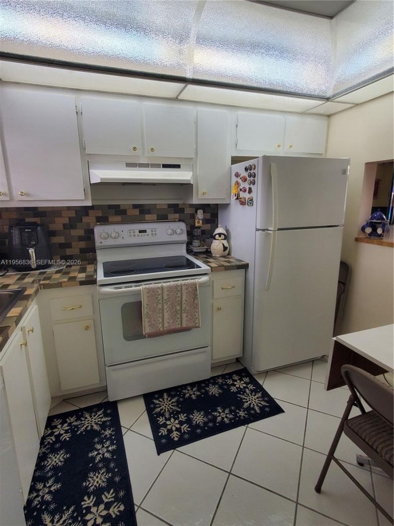 9360 Sunrise Lakes Blvd , Unit 102, Sunrise, FL 33322 Photo