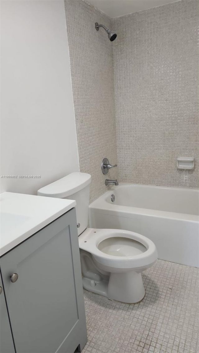 4174 Inverrary Dr, Unit 311, Lauderhill, FL 33319 Photo