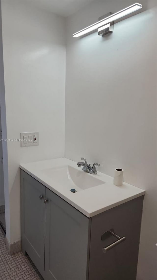 4174 Inverrary Dr, Unit 311, Lauderhill, FL 33319 Photo