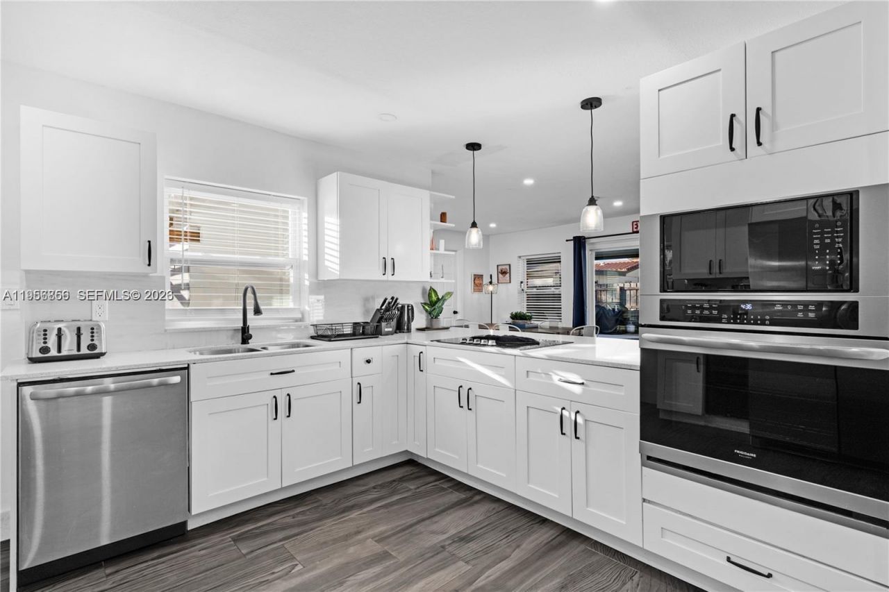 6661 Freedom St , Hollywood, FL 33024 Photo