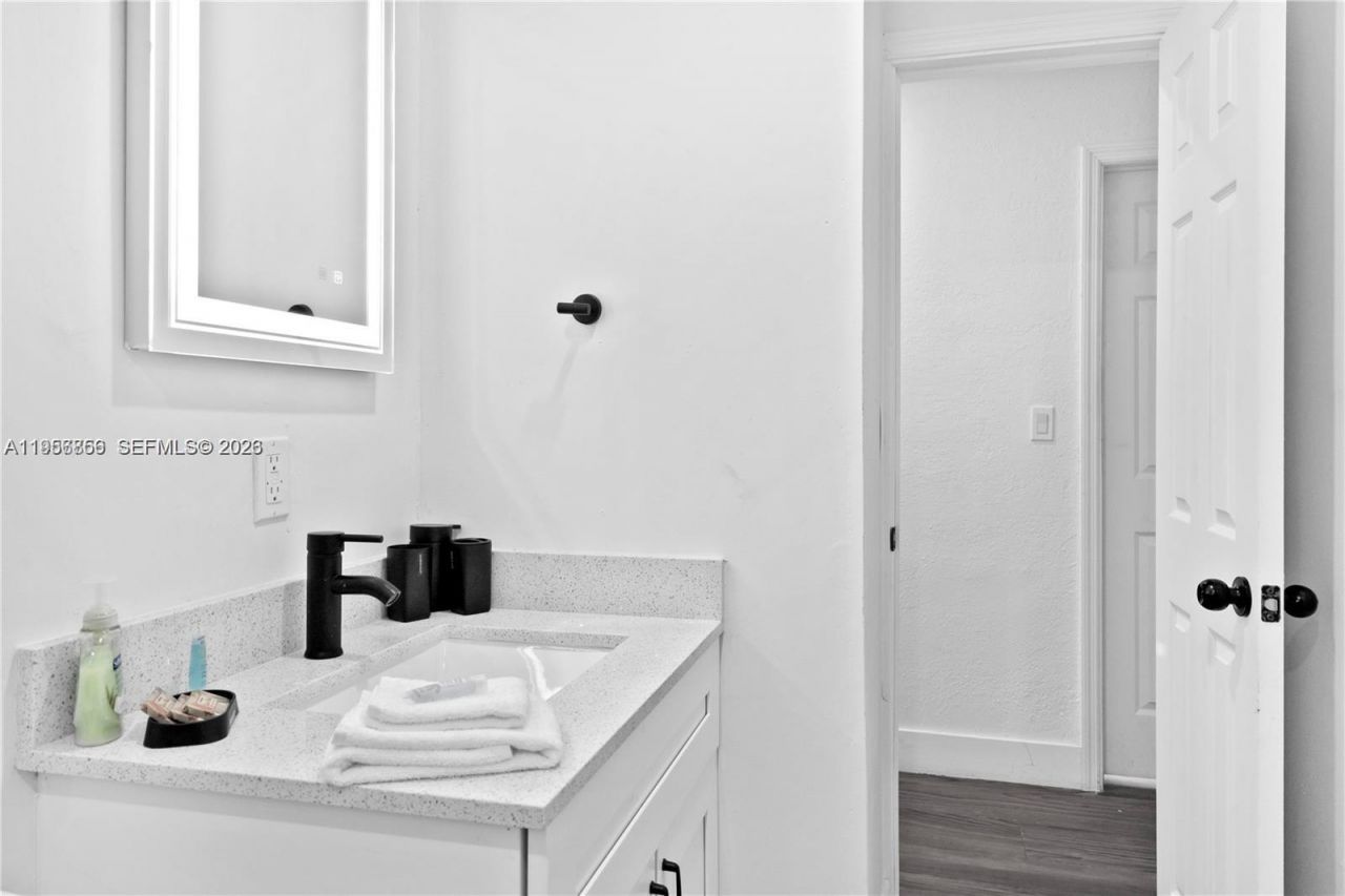 6661 Freedom St , Hollywood, FL 33024 Photo