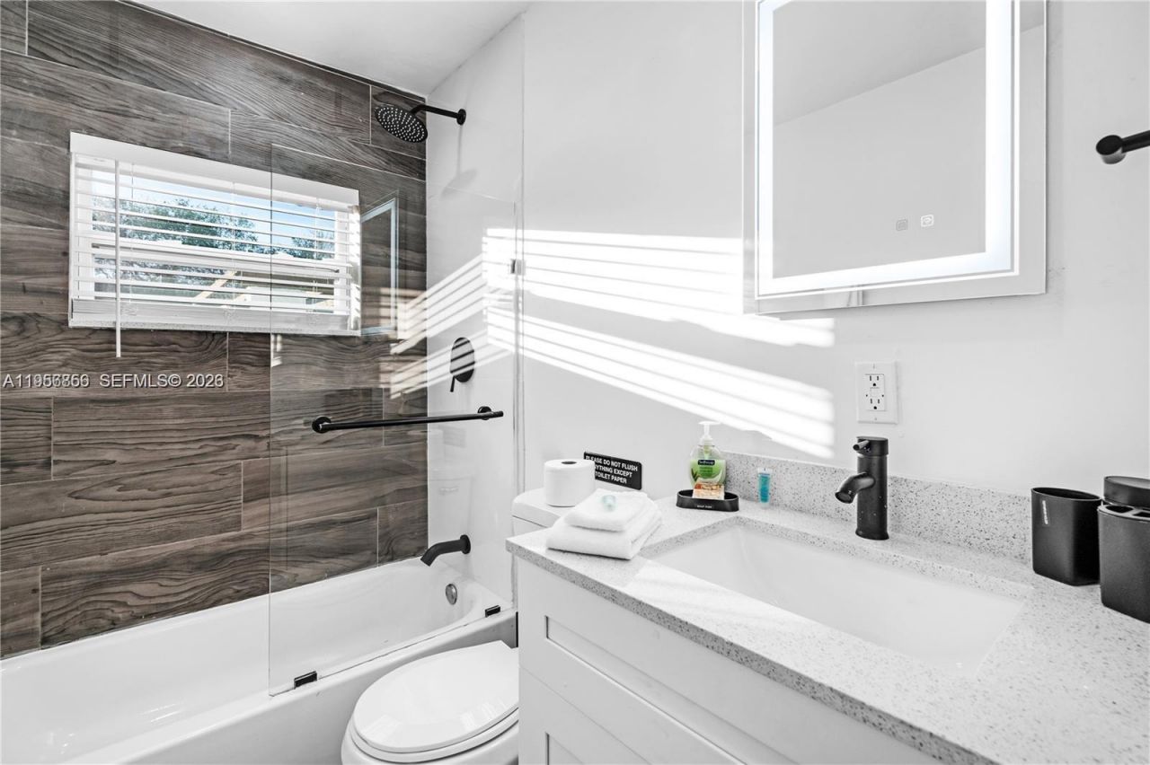 6661 Freedom St , Hollywood, FL 33024 Photo