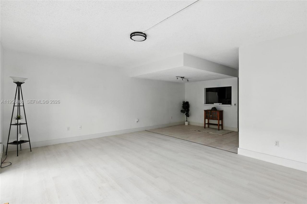 4165 SW 66th Ter, Unit 109, Davie, FL 33314 Photo