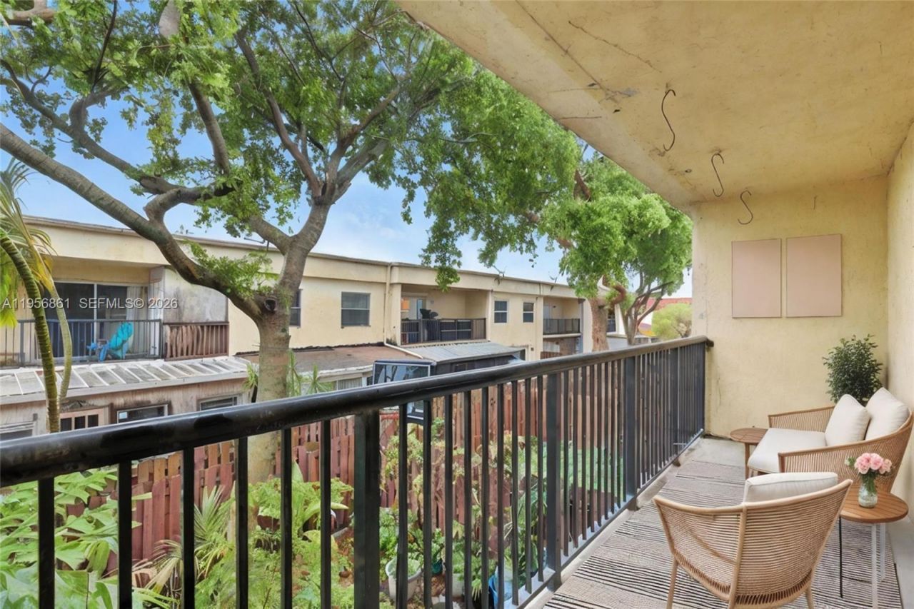 4165 SW 66th Ter, Unit 109, Davie, FL 33314 Photo