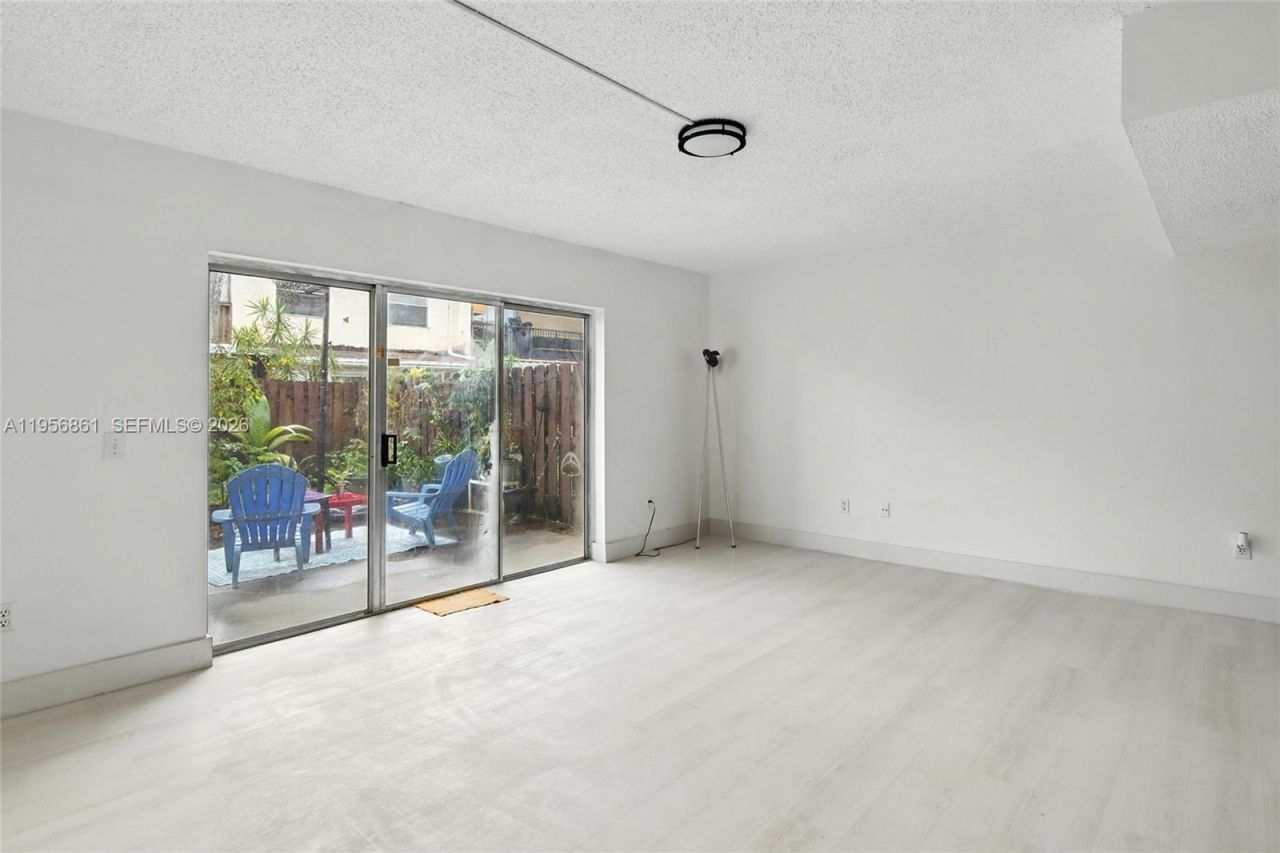 4165 SW 66th Ter, Unit 109, Davie, FL 33314 Photo