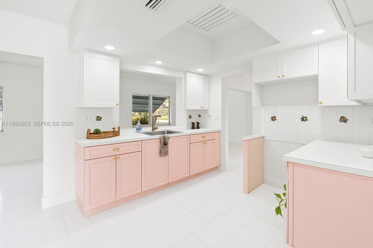 5706 NW 81st Ave, Tamarac, FL 33321 Photo