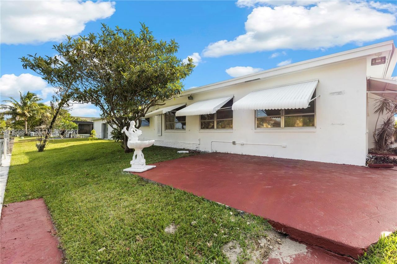 5706 NW 81st Ave, Tamarac, FL 33321 Photo