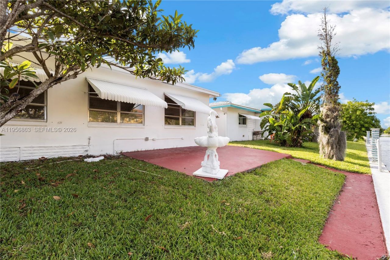 5706 NW 81st Ave, Tamarac, FL 33321 Photo