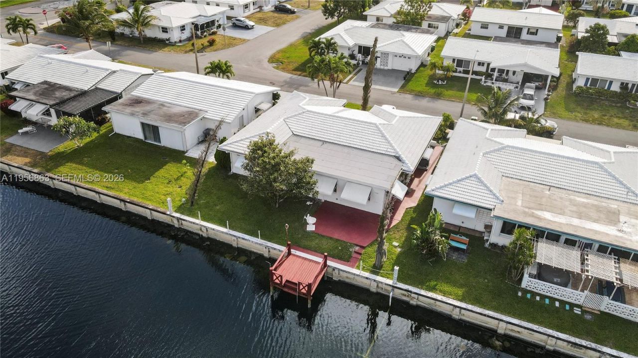 5706 NW 81st Ave, Tamarac, FL 33321 Photo