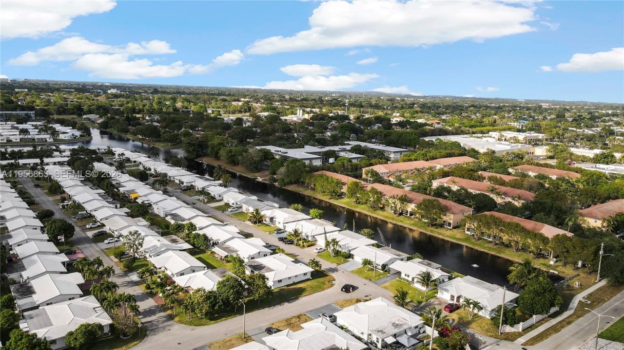 5706 NW 81st Ave, Tamarac, FL 33321 Photo