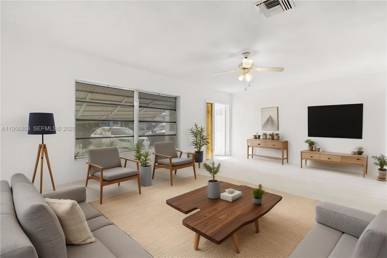 5706 NW 81st Ave, Tamarac, FL 33321 Photo