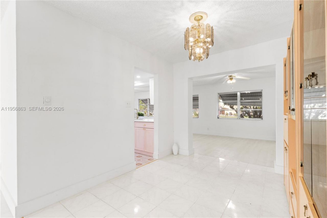 5706 NW 81st Ave, Tamarac, FL 33321 Photo