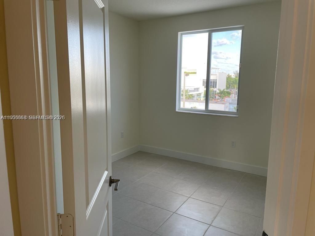 6453 NW 102nd Path , Unit 303, Doral, FL 33178 Photo