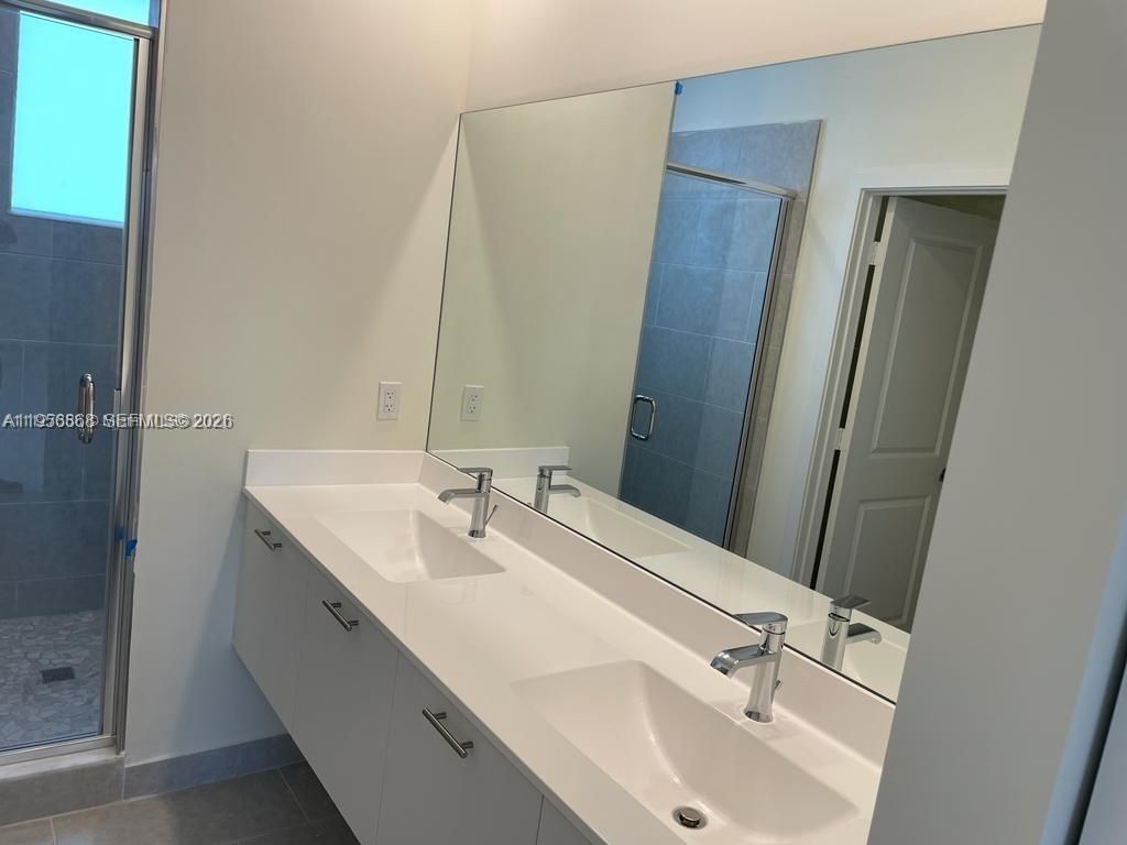 6453 NW 102nd Path , Unit 303, Doral, FL 33178 Photo