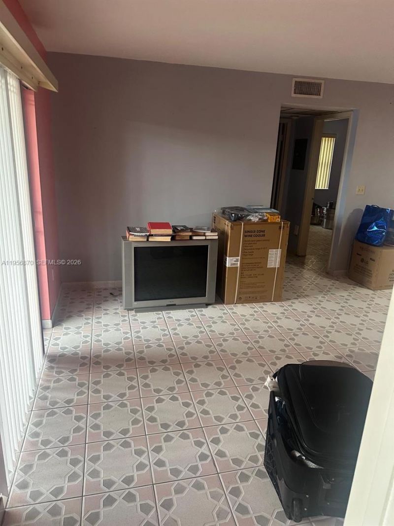855 NE 209th St , Unit 203-34, Miami, FL 33179 Photo