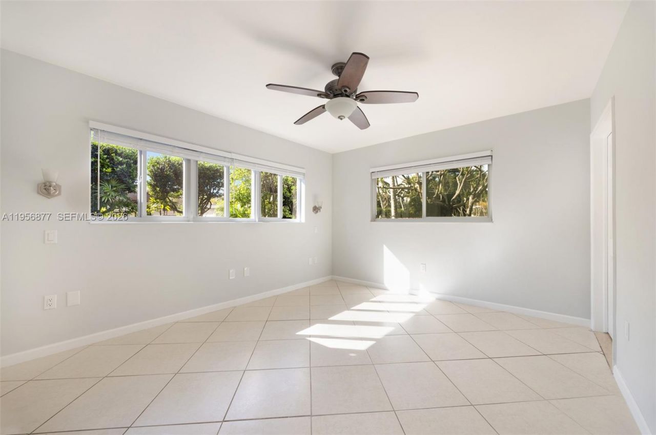 5730 SW 56th Ter, Miami, FL 33143 Photo