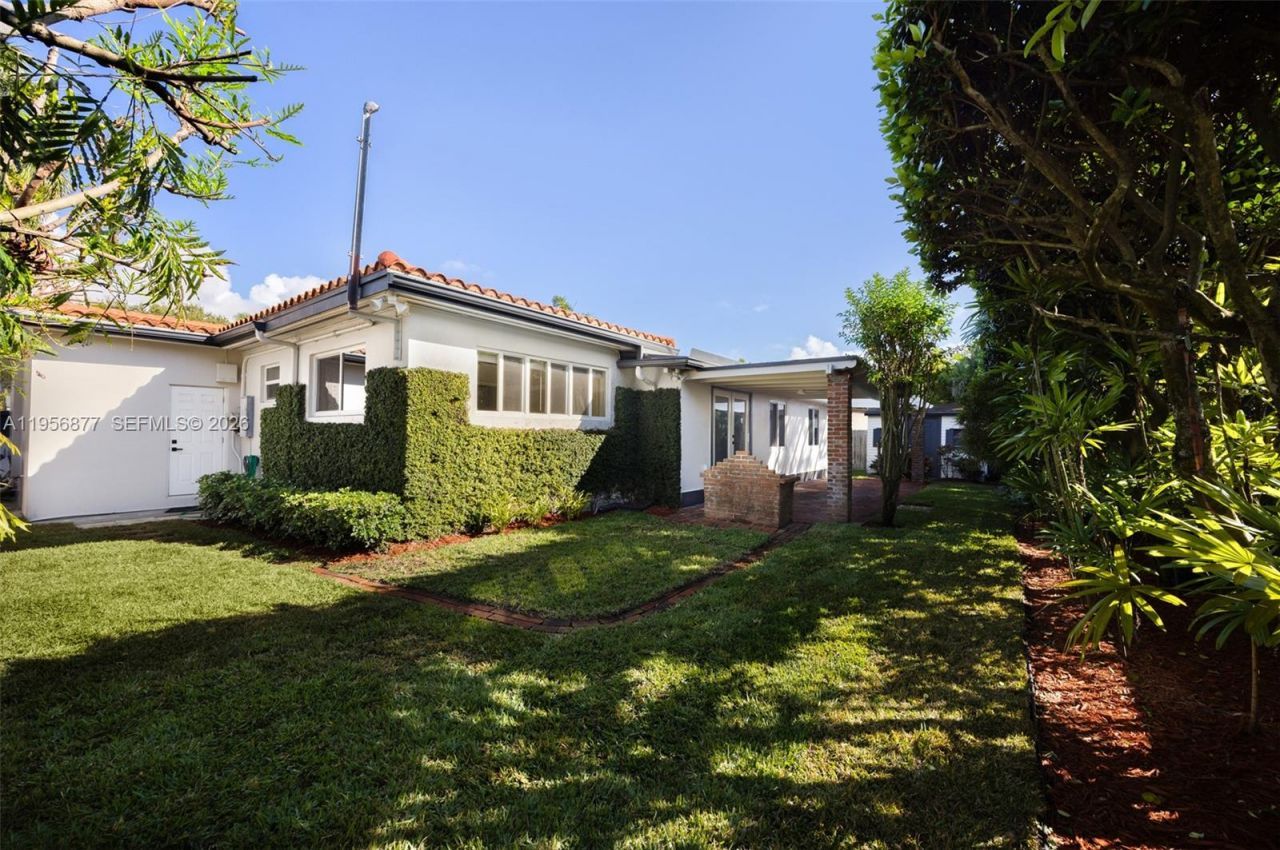 5730 SW 56th Ter, Miami, FL 33143 Photo