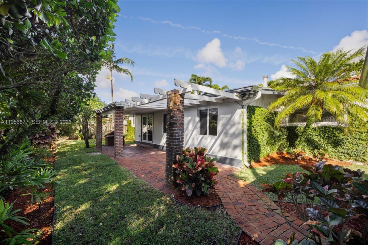 5730 SW 56th Ter, Miami, FL 33143 Photo