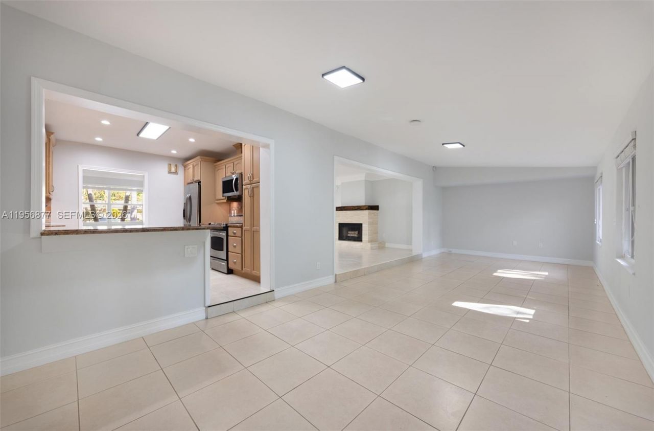 5730 SW 56th Ter, Miami, FL 33143 Photo