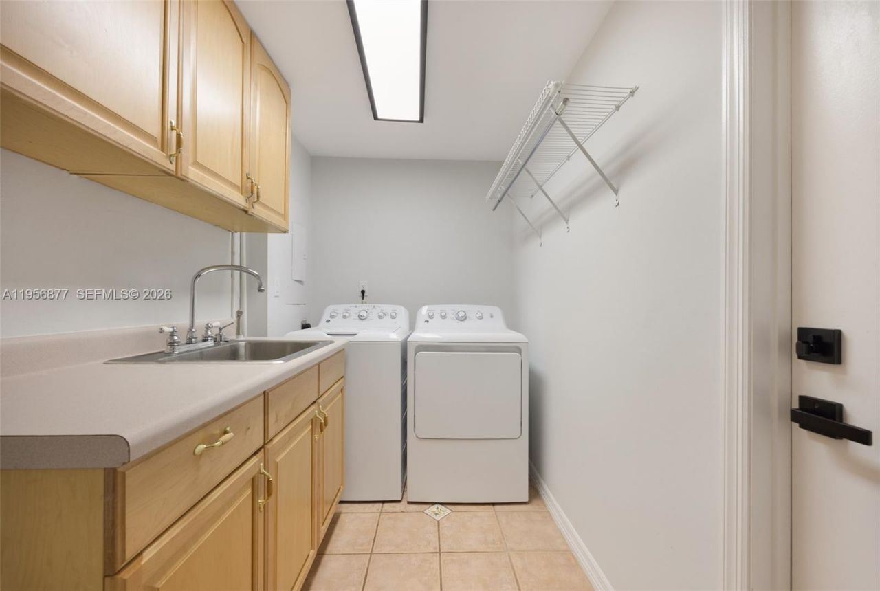 5730 SW 56th Ter, Miami, FL 33143 Photo