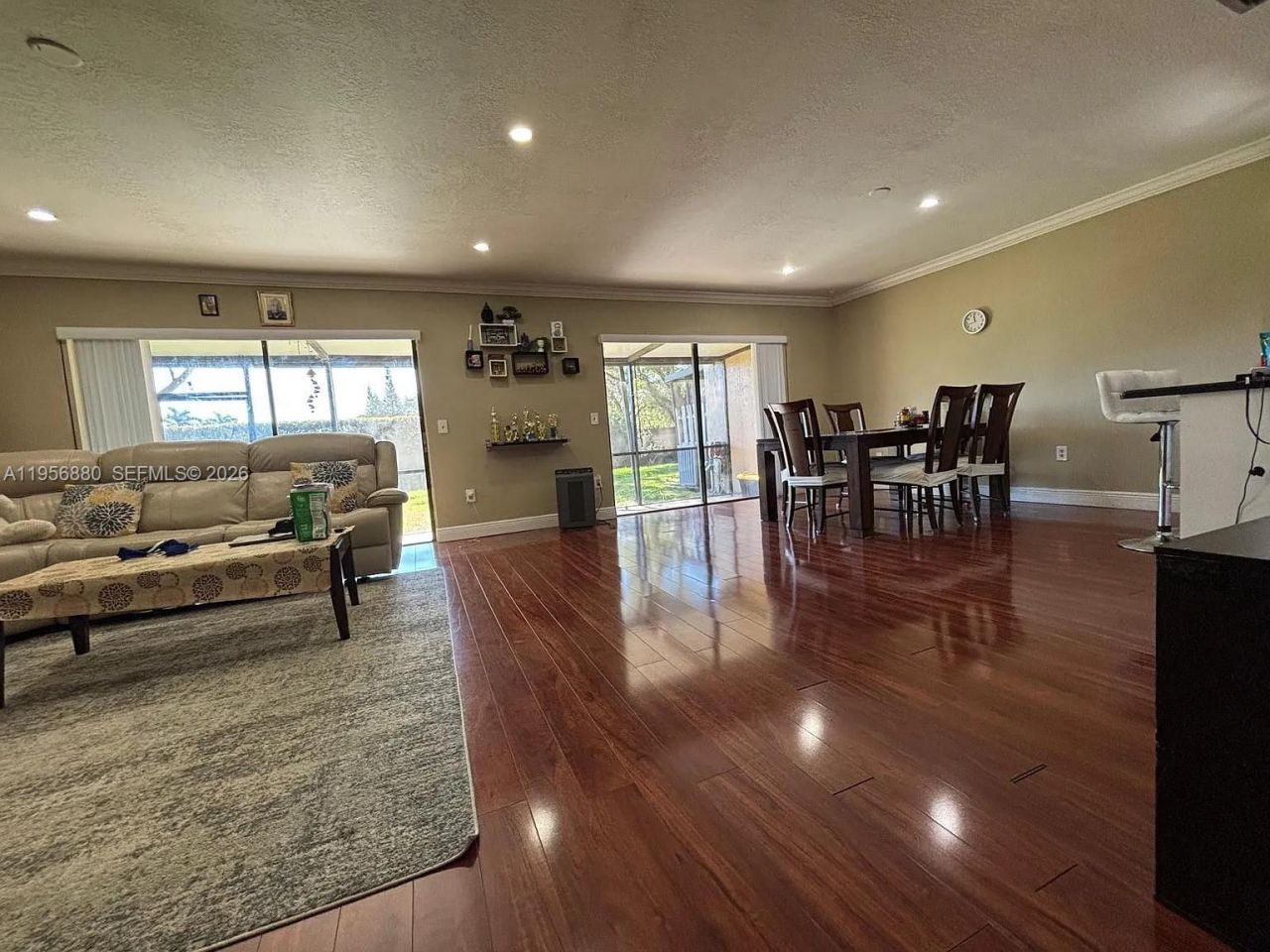 232 Lakeside Cir, Sunrise, FL 33326 Photo