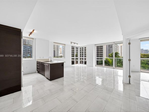500 Brickell Ave, Unit 501, Miami, FL 33131