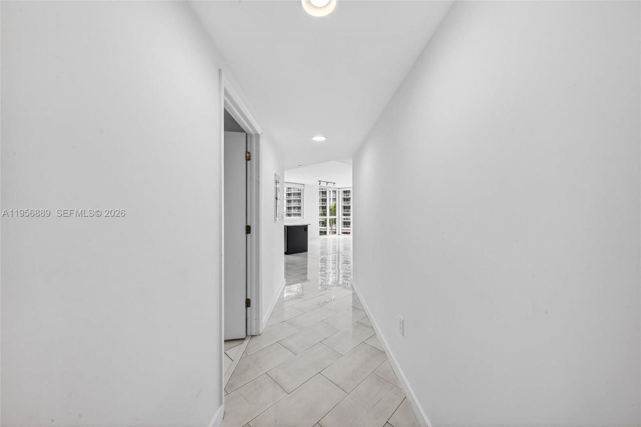 500 Brickell Ave, Unit 501, Miami, FL 33131 Photo