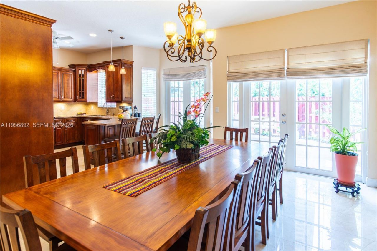 10564 NW 57th St, Doral, FL 33178 Photo