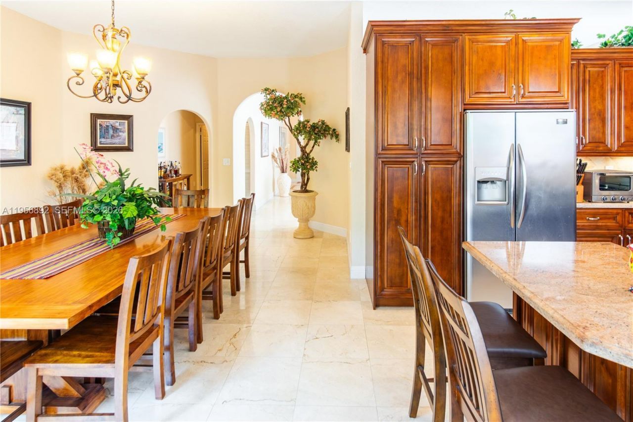 10564 NW 57th St, Doral, FL 33178 Photo