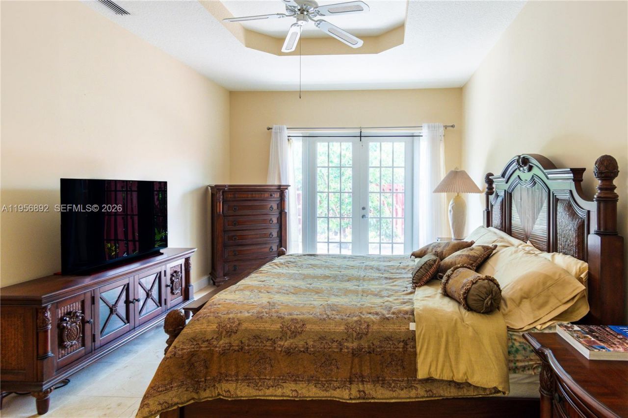 10564 NW 57th St, Doral, FL 33178 Photo