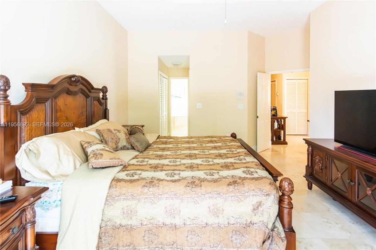 10564 NW 57th St, Doral, FL 33178 Photo