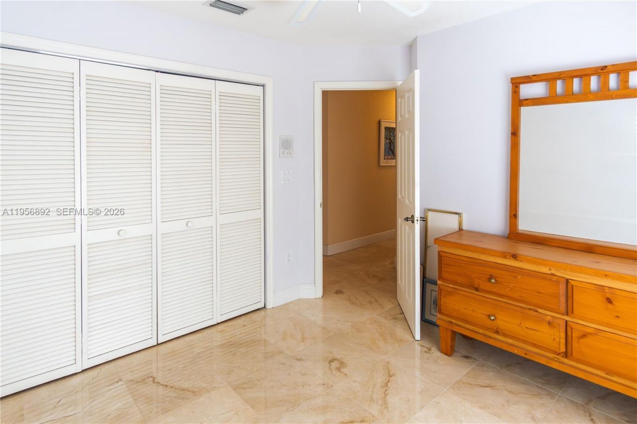 10564 NW 57th St, Doral, FL 33178 Photo