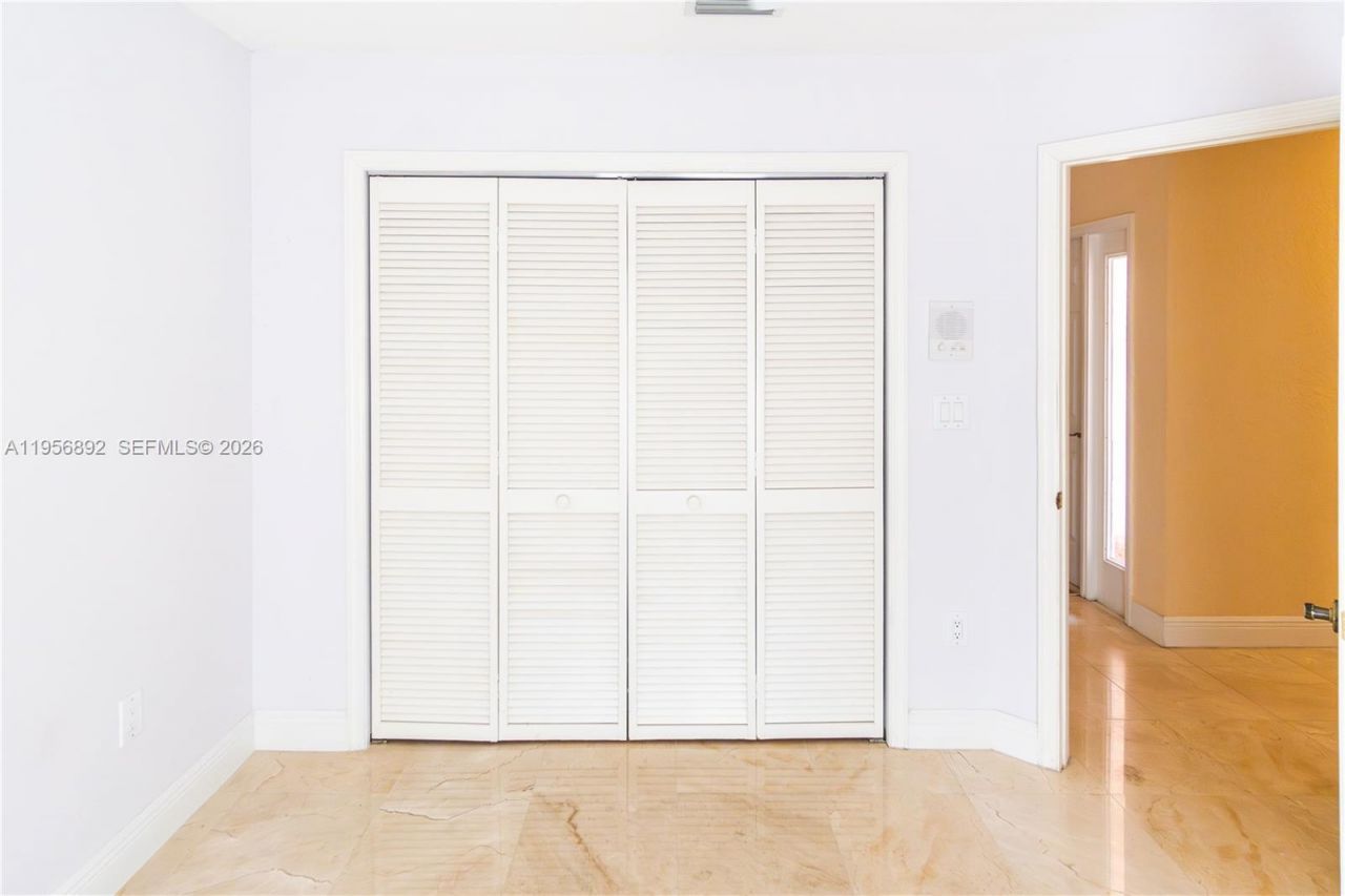 10564 NW 57th St, Doral, FL 33178 Photo