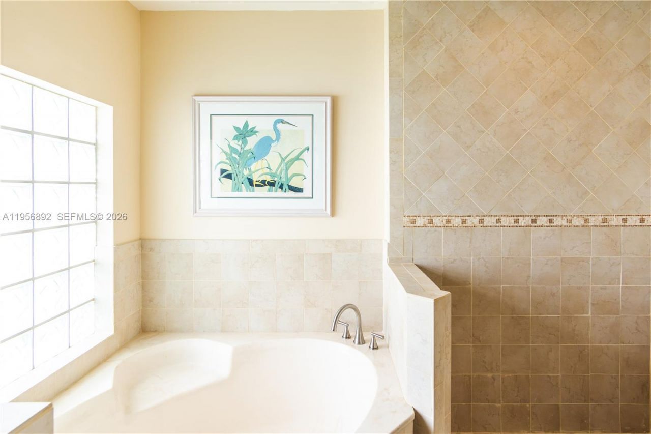 10564 NW 57th St, Doral, FL 33178 Photo