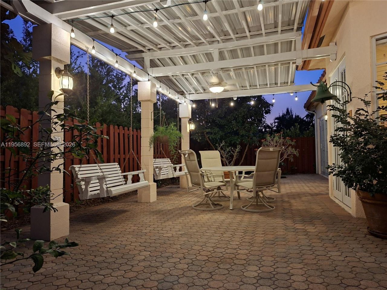 10564 NW 57th St, Doral, FL 33178 Photo