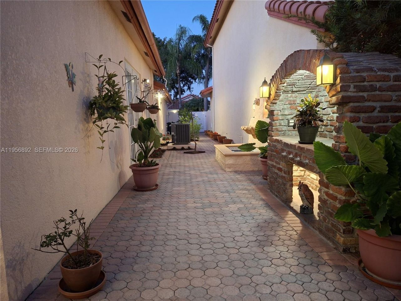 10564 NW 57th St, Doral, FL 33178 Photo