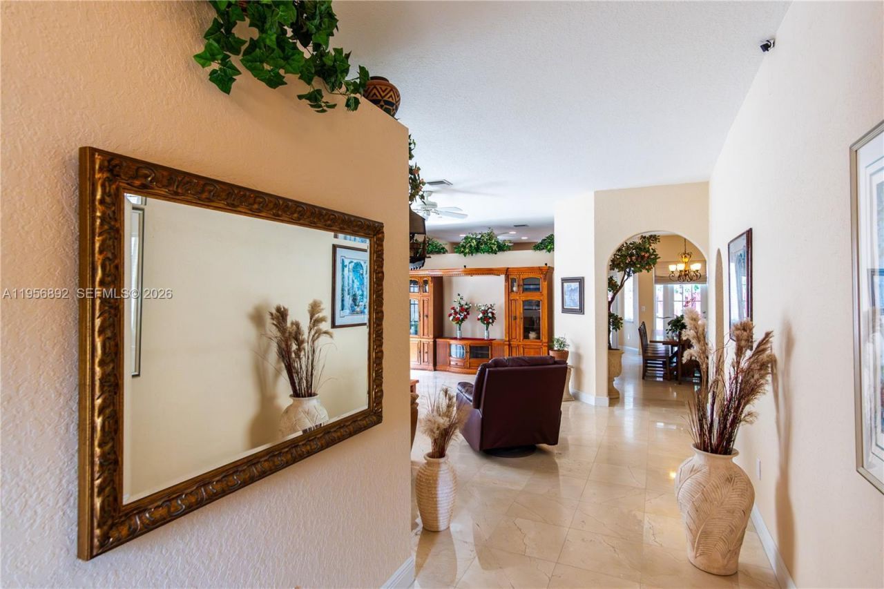 10564 NW 57th St, Doral, FL 33178 Photo