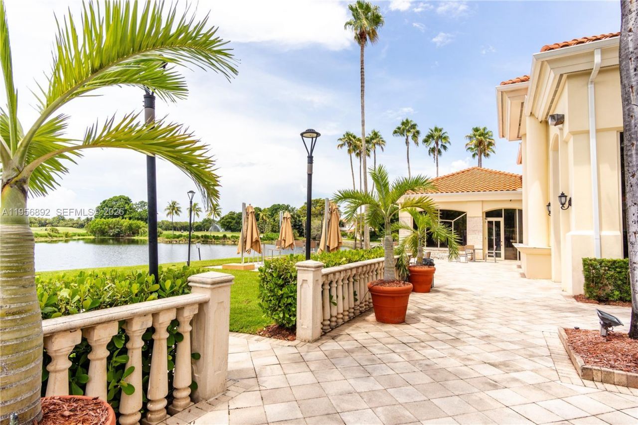 10564 NW 57th St, Doral, FL 33178 Photo