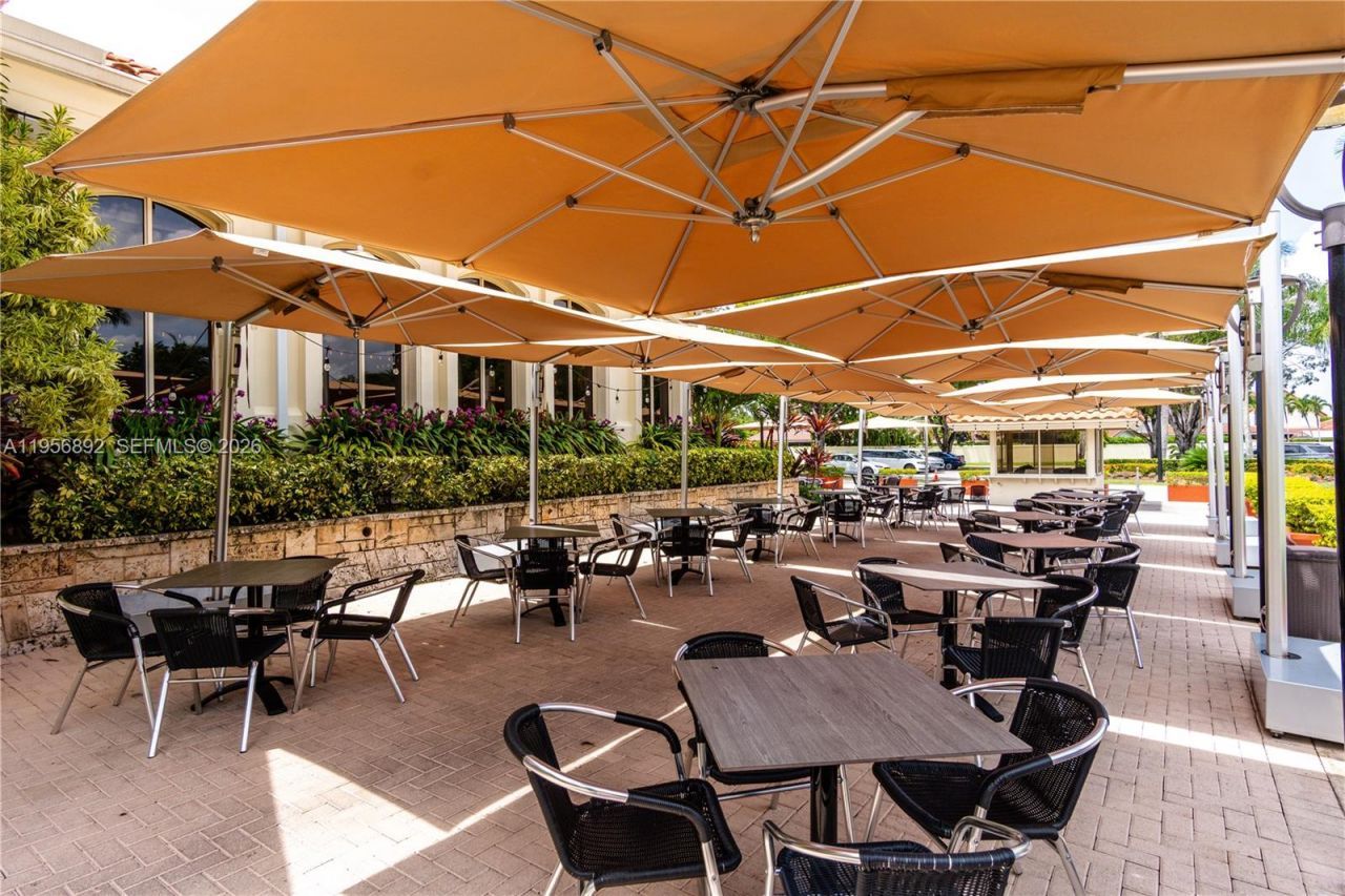 10564 NW 57th St, Doral, FL 33178 Photo