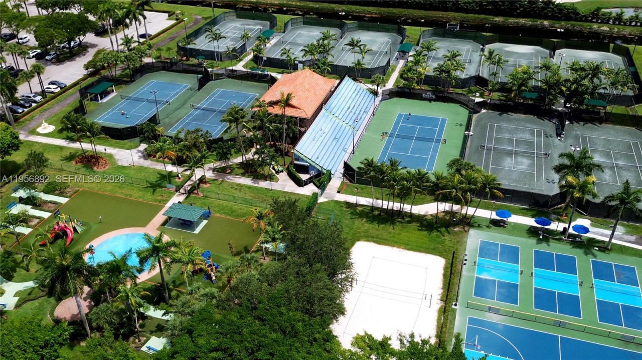 10564 NW 57th St, Doral, FL 33178 Photo