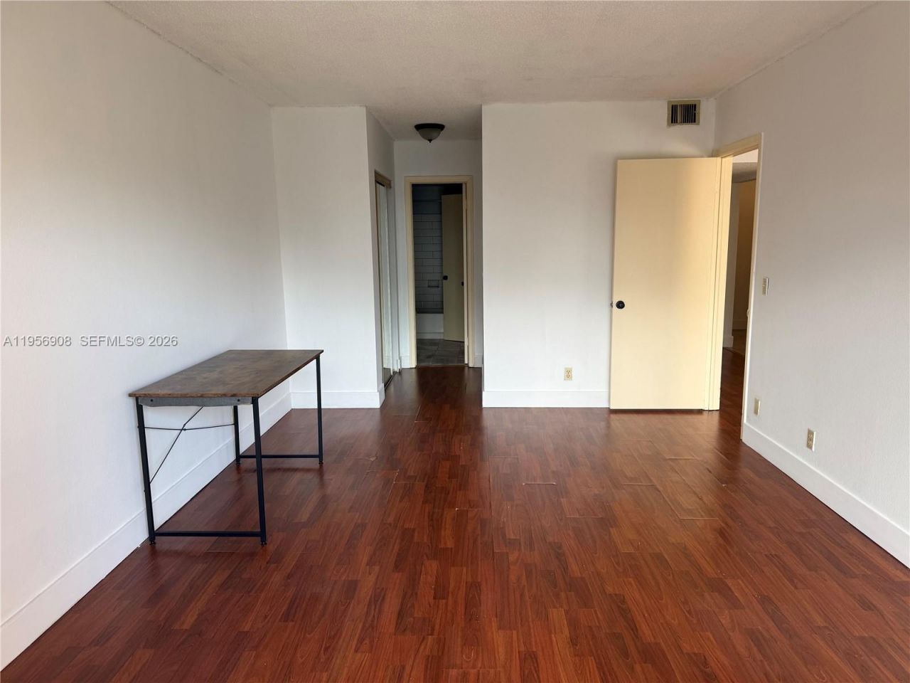 7900 Camino Cir, Unit 403, Miami, FL 33143 Photo