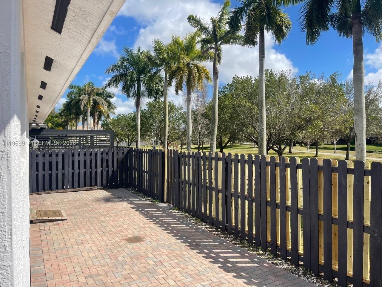 9952 NW 10th St, Unit 9952, Miami, FL 33172 Photo