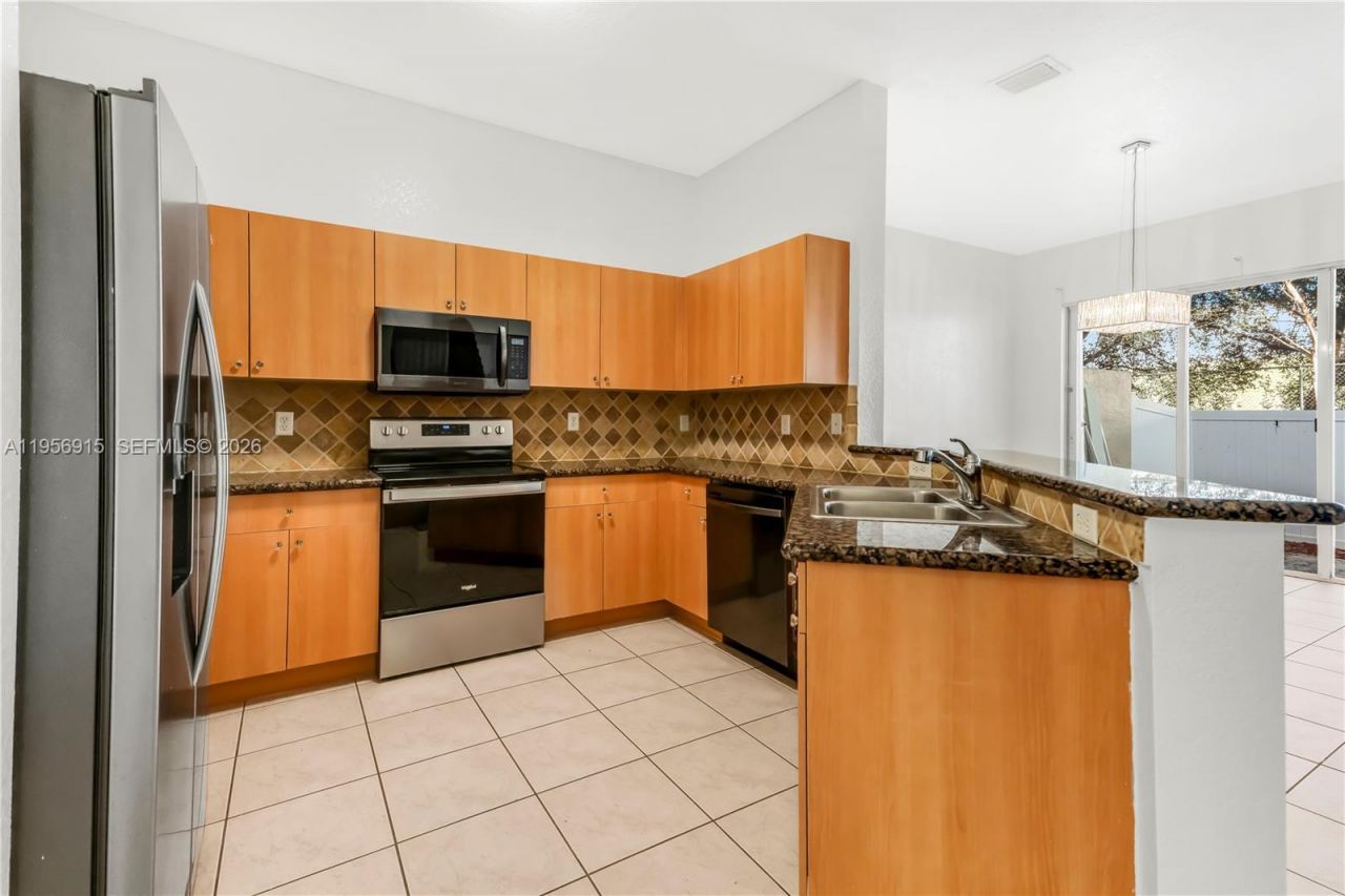 12409 SW 42nd St, Miramar, FL 33027 Photo