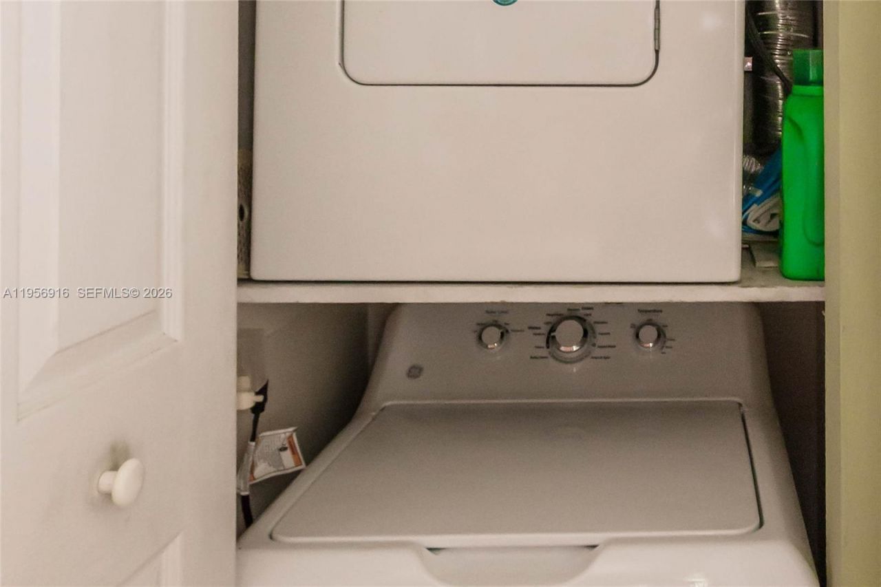 1900 W 54th St , Unit 213, Hialeah, FL 33012 Photo